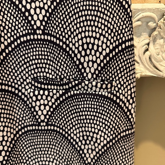 Melly M Blue and White Sleeveless Sheath Dress with Zip Collar - Picture 7 of 9